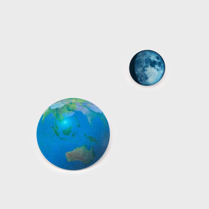Actual product image Suck UK Moon & Earth Magnets (2 x)