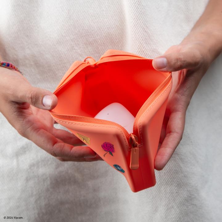 Image du produit Caseme Pochette de poignet en silicone sur le thème d'Emily à Paris