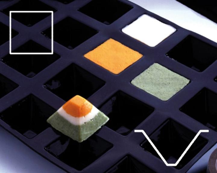 Produktbild Contacto Backmatte Pyramide 50 x 50 mm, Flexipan, schwarz, GN 1/2