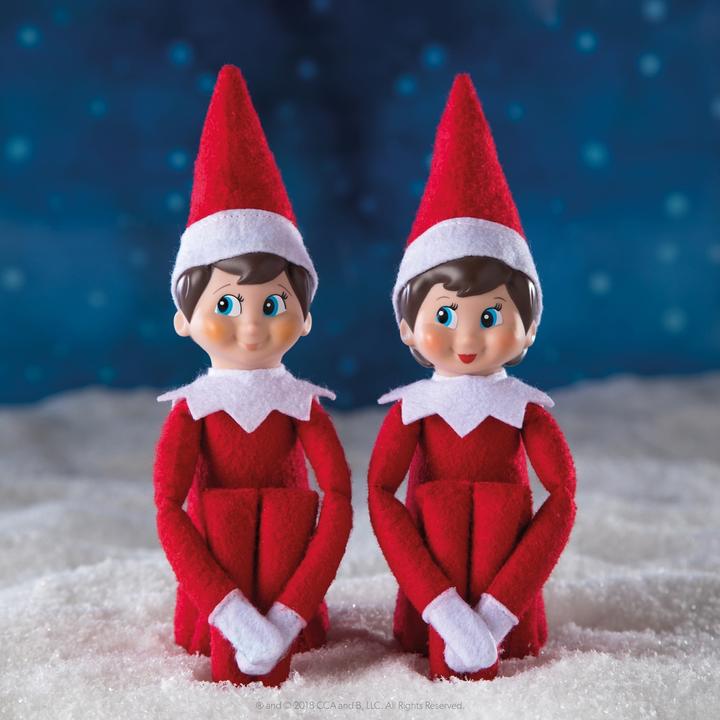 Actual product image Elf on the Shelf Girl with book, German version