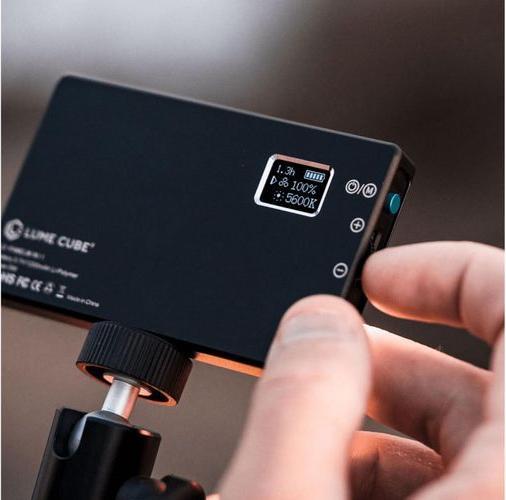 Immagine prodotto Lume Cube Pannello Mini con attacco DSLR (Videocamera)