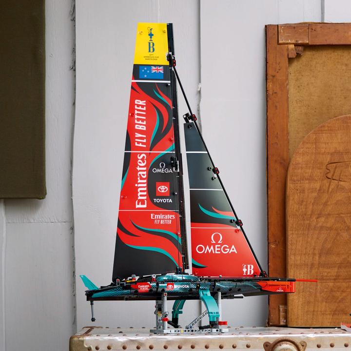 Image du produit LEGO Emirates Team New Zealand AC75 Yacht de course (42174, LEGO Technic)