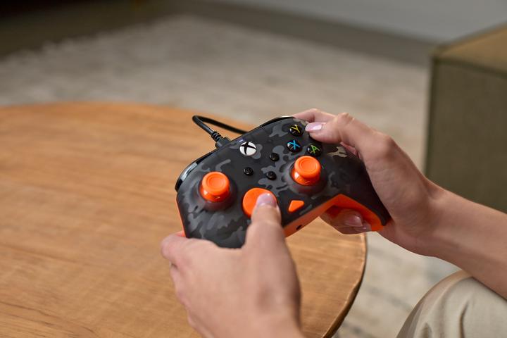 Actual product image Turtle Beach REMATCH CORE - Wireless Controller (Xbox Series X)