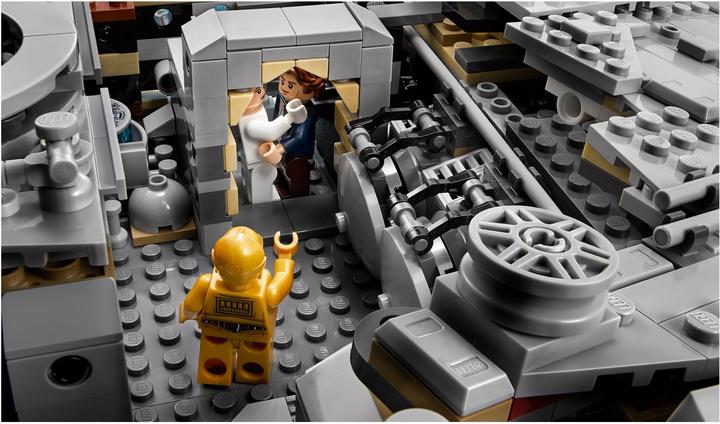 Actual product image LEGO Millennium Falcon (75192, LEGO Star Wars, LEGO Rare Sets)