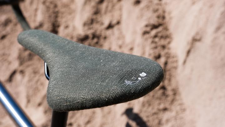 Productafbeelding NG Sports Chaibu ReCycle Race comfortzadel, 272x143mm, 7x7mm, Salty Cactus Collectie, olijfgroen