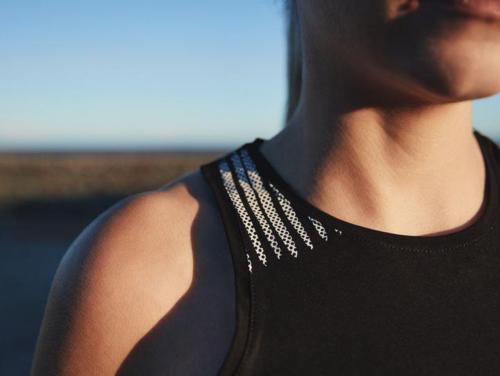 Actual product image Compressport Performance Singlet W (XS)