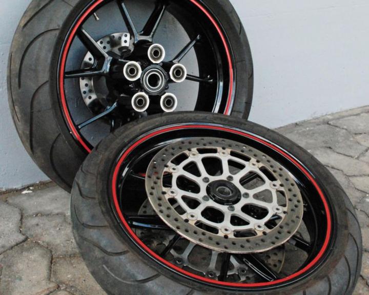 Actual product image Foliatec Rim decoration
