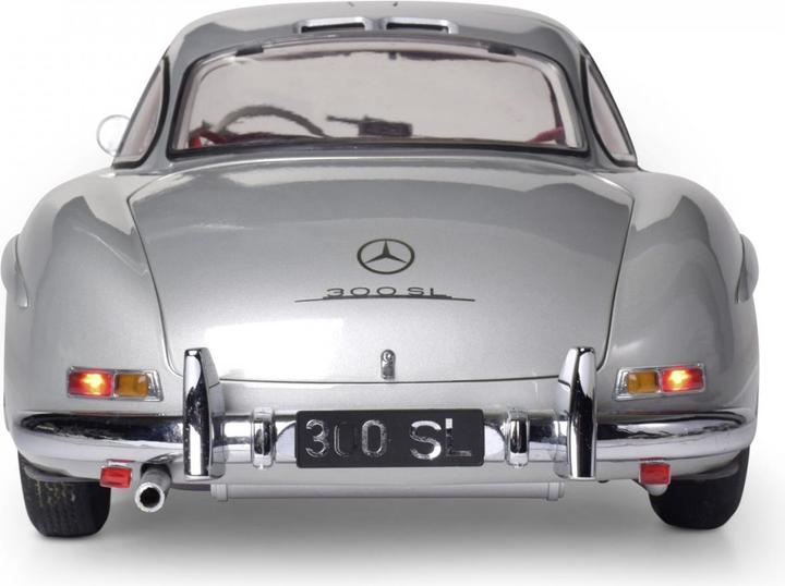 Produktbild 1:8 IXO Mercedes 300 SL Silber
