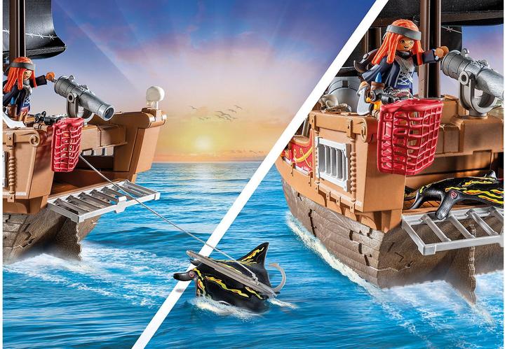 Actual product image Playmobil Large pirate ship (71530, Playmobil Pirates)