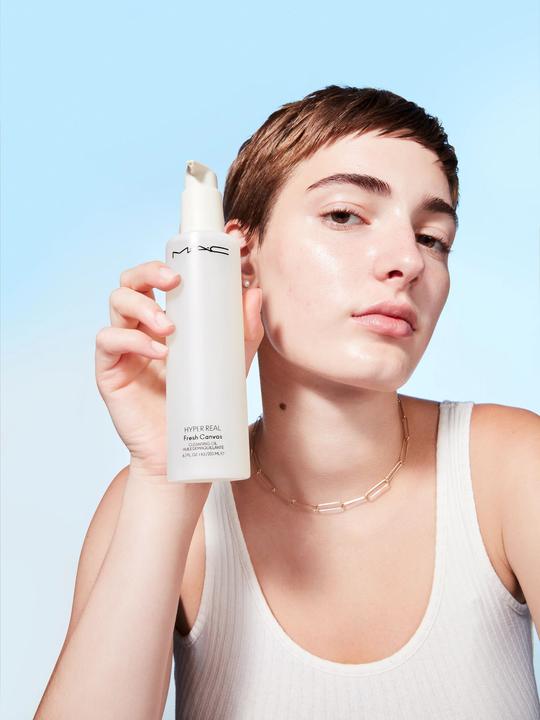 Produktbild MAC Cosmetics Hyper Real Fresh Canvas Cleansing Oil (Öl, 200 ml)