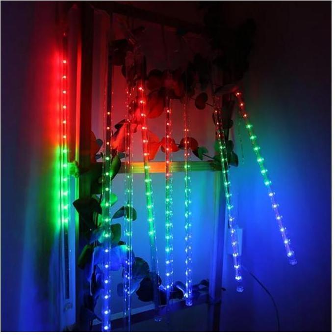 Produktbild Maclean MCE411 LED Solar Lichterkette 144 LED RGB Batterie IP44 Eiszapfen Weihnachtsbaum (2.40 m)