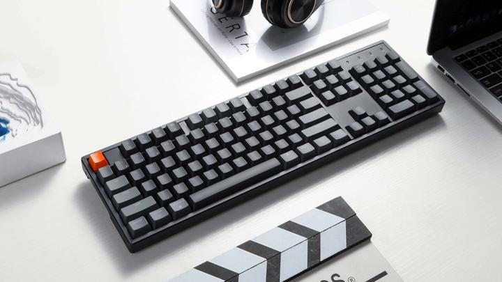 Produktbild Keychron K10 (CH, Kabelgebunden, Kabellos)