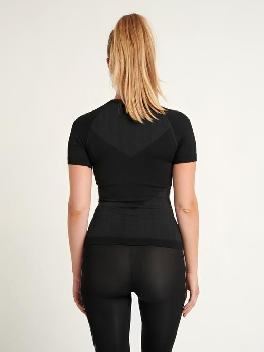 Actual product image hummel First Seamless Jersey S/S Woman (XS)