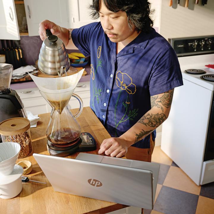 Produktbild HP Laptop 14-ep0935no (86EA) 14" -kannettava, Win 11, Hopea (14", Intel Core i3-N305, 8 GB, 512 GB)