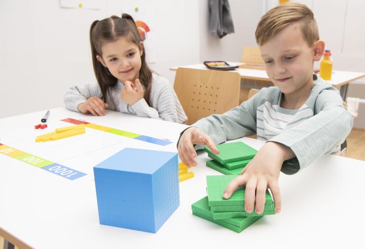 Immagine prodotto Betzold Set di dieci con tabella aritmetica (Tedesco)