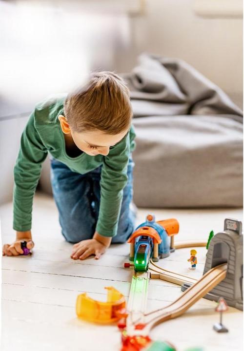 Produktbild Brio Smart Tech Tunnel Reisezug Set