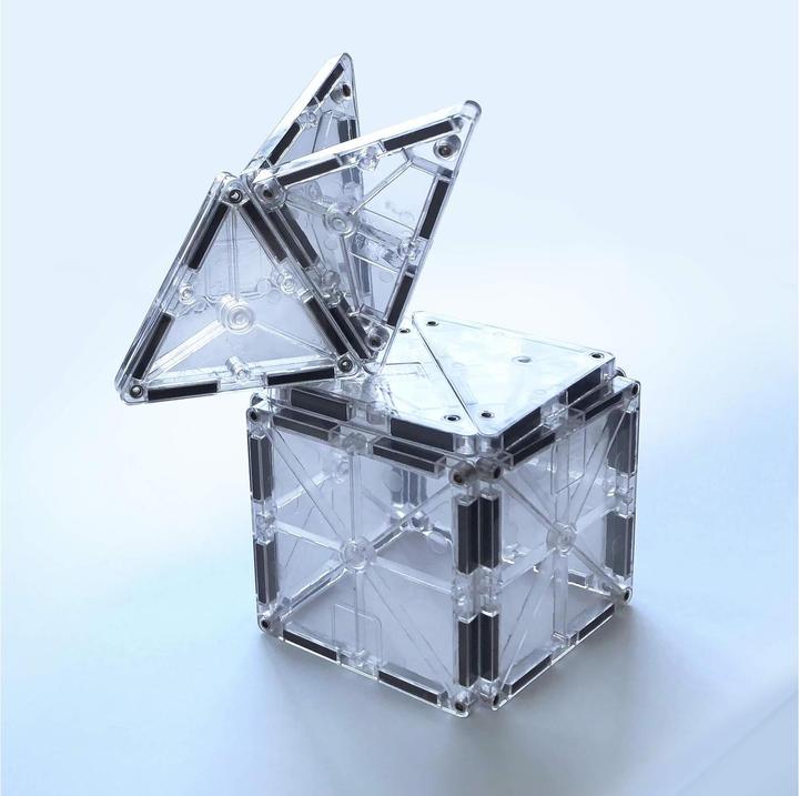 Actual product image Magna-Tiles Ice Set (16 pieces)