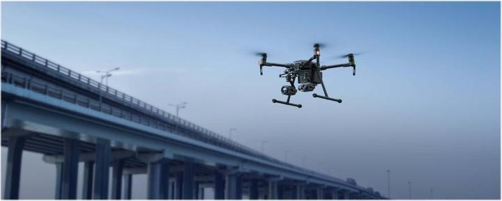 Image du produit DJI MATRICE 210 V2 (UE COMBO UE) y compris Crystalsy, Cendence Controller et 2x TB55