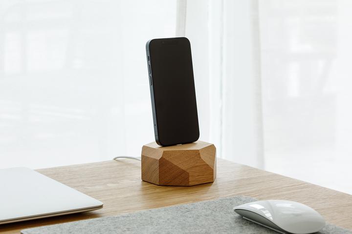 Actual product image Oakywood iPhone Dock - Docking station - Lightning