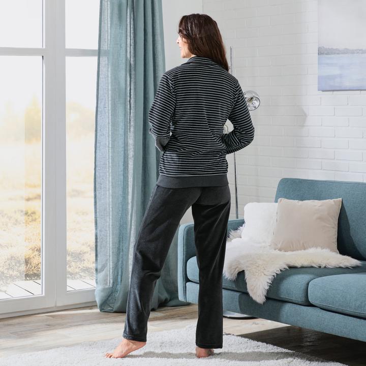 Actual product image Erwin Müller Ladies' Leisure Suit (48)