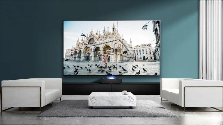 Actual product image Hisense 100L5F-D12 including screen (4K, 2700 lm)