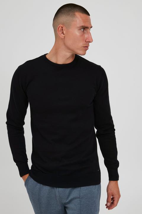 Black (999)