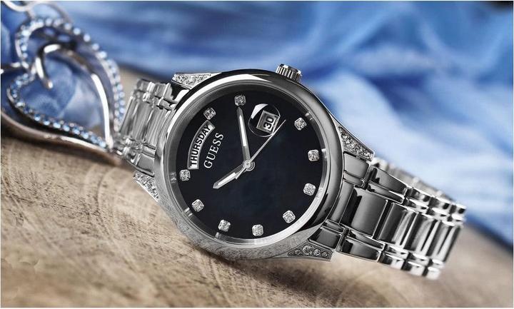 Actual product image Guess aura (Analogue wristwatch, 36 mm)