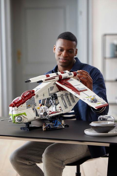 Actual product image LEGO UCS Republic Gunship (75309, LEGO Star Wars, LEGO Rare Sets)