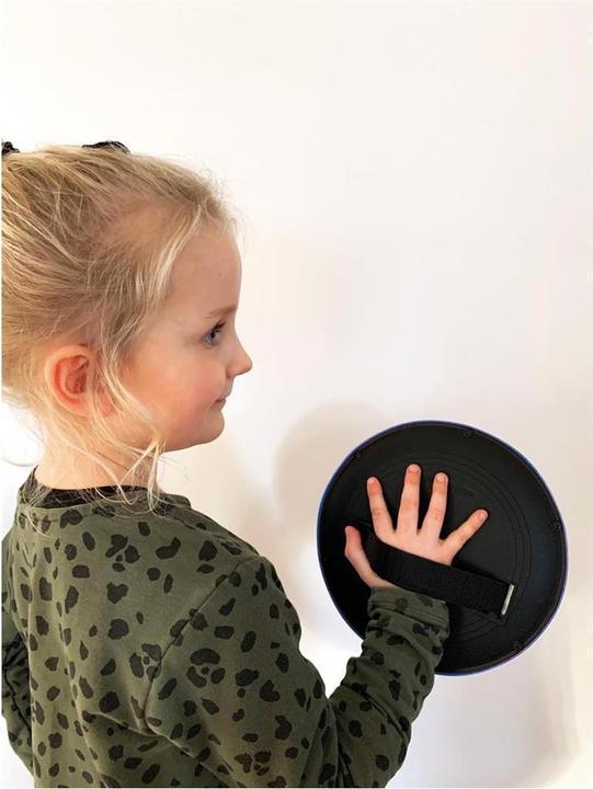 Actual product image Scratch Magnetic Throw Catch Game Tiger Lion