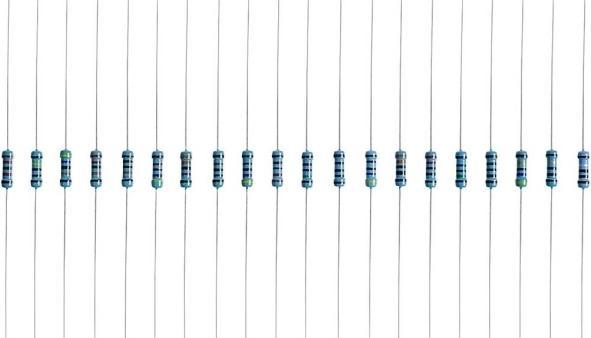 Actual product image Quadrios 22P084 Metal film resistor range 1? axially wired 0.5 W 1 % 1 set