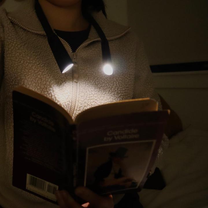 Actual product image Kikkerland Hands-Free Book Light