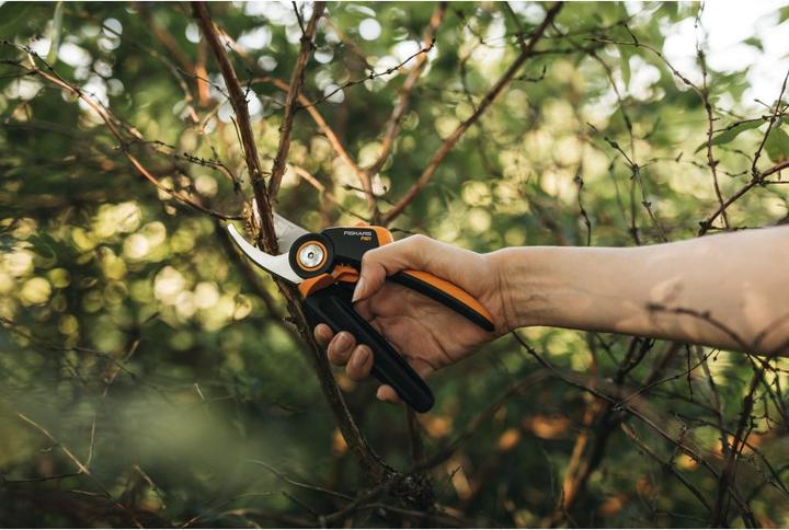 Produktbild Fiskars M P921 Astschere Bypass /Orange