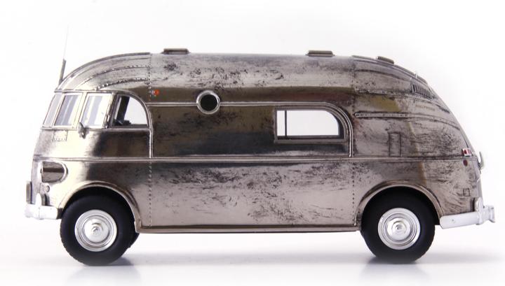 Produktbild AutoCult Hunt Hollywood Hous Car (USA), silber-met.
