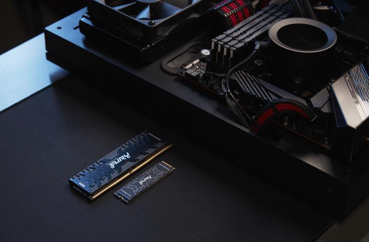 Actual product image Kingston FURY Renegade (1000 GB, M.2 2280)