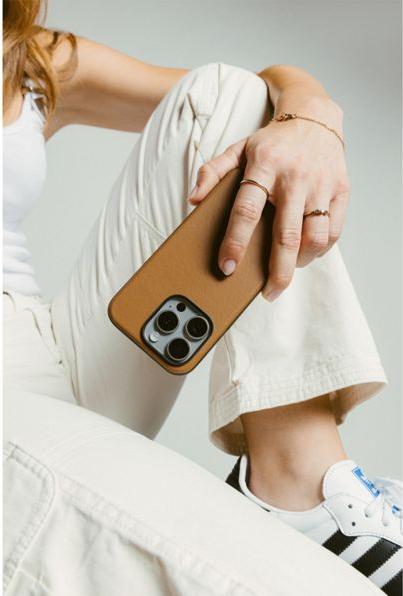 Actual product image Nomad Modern Leather Case iPhone 16 Pro Max English Tan-C (Apple iPhone 16 Pro Max)