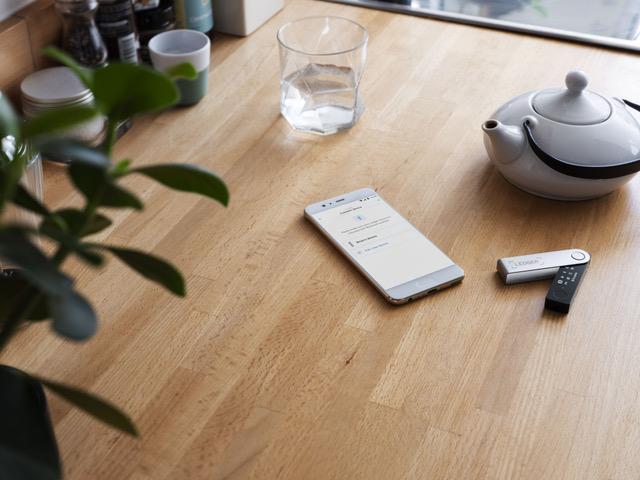 Image du produit Ledger Nano X - Noir onyx (Bitcoin, Lithécoïne, Ubiq, Bitcoin cash, Komodo, Zcash, Ethereum Classic, éther, Vertcoin, Stellaire, Neo, Se dépêcher)