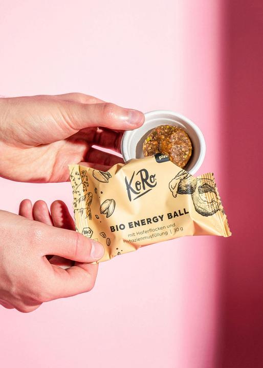 KoRo Bio Snackkugel auf Dattelbasis mit Haferflocken, Salz und Pistazienmusfüllung (14 Stk., 30 g)