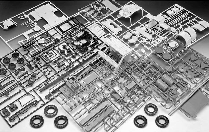 Actual product image Revell Mercedes-Benz 1625