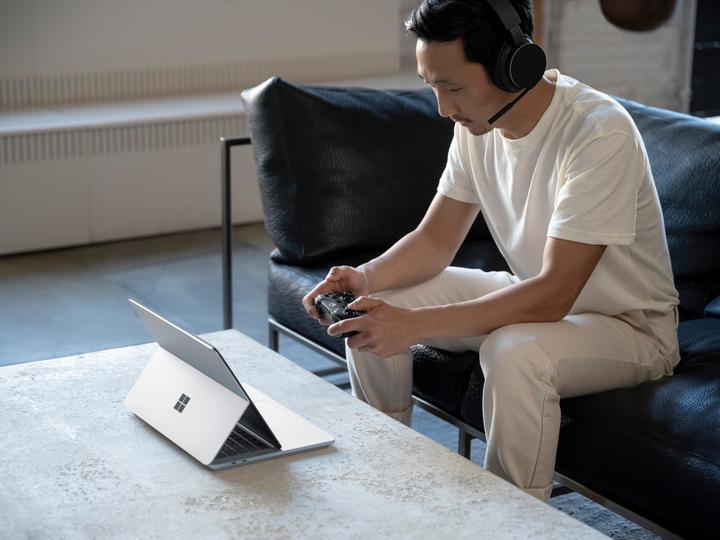 Immagine prodotto Microsoft Surface Laptop Studio (14.40", Intel Core i7-11370H, 16 GB, 512 GB, DE)