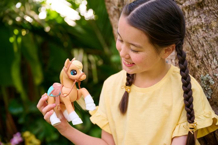 Actual product image Zuru Magic pony in the stable