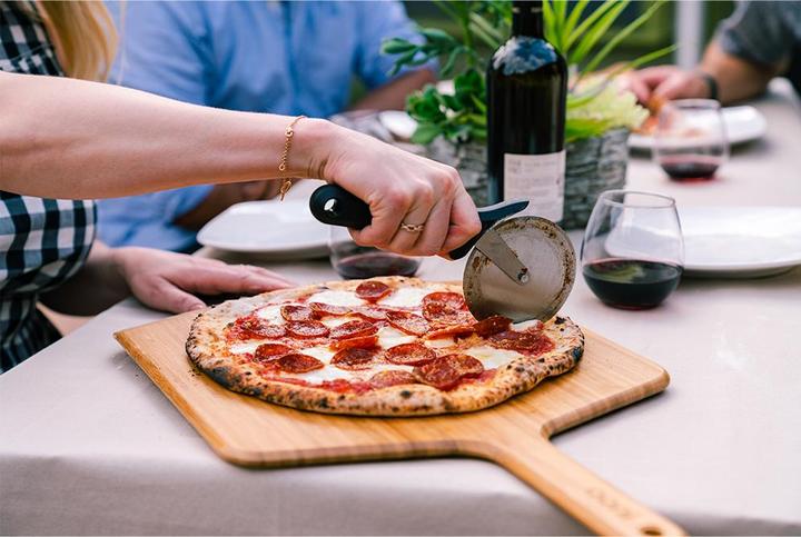 Produktbild Ooni Pizzaschneider 113 x 20 x 240 mm Edelstahl rostfrei ultra-scharfe Klinge
