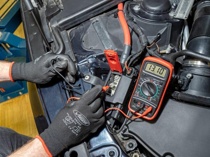 Produktbild Vigor Digital Multimeter ∙ V4324 (CAT II)