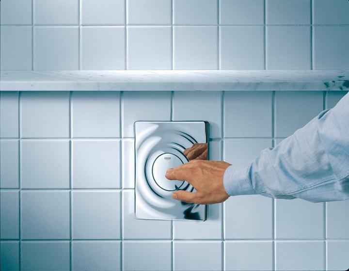 Actual product image Grohe Surf flush plate, vertical and horizontal installation, chrome