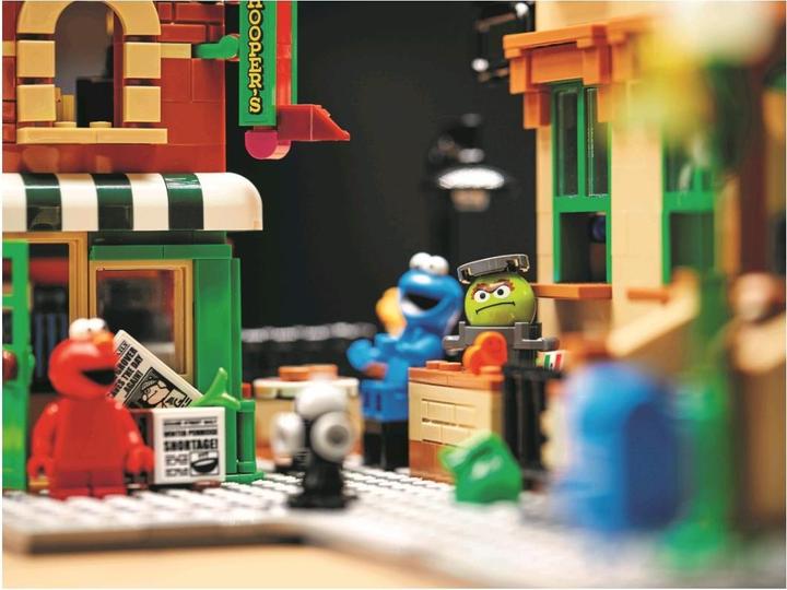 Actual product image LEGO 123 Sesame Street (21324, LEGO Ideas, LEGO Rare Sets)