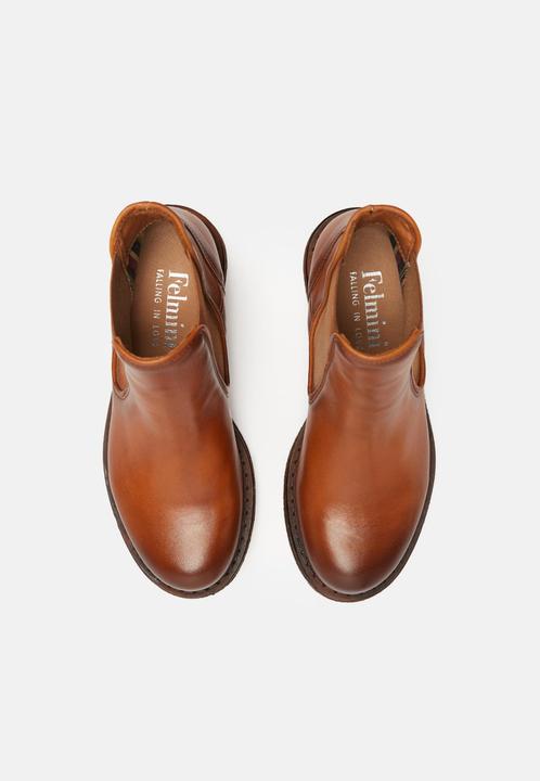 Actual product image Felmini Cooper C418, the Chelsea biker ankle boot from, is made from smooth leather, with a fini (37)
