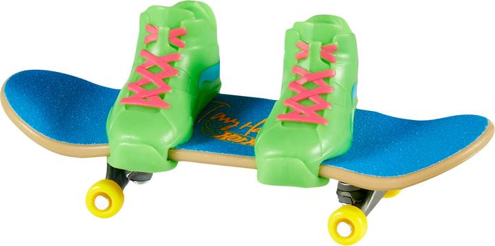 Actual product image Hot Wheels Skate Fingerboard + Shoe Asst