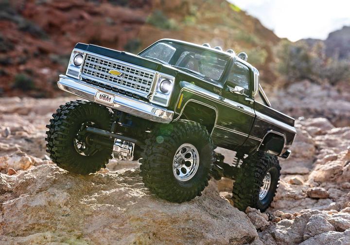 Actual product image Traxxas TRX-4M 79 CHEVY K10 4X4 LIFTED BLACK 1/18 CRAWLER RTR BRUSHED, WITH BATTERY AND USB CHARGER (RTR Ready-to-Run)