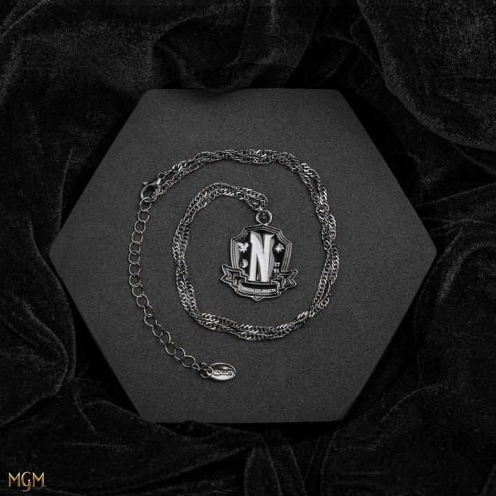 Produktbild Cinereplicas Wednesday Halskette & Anhänger Nevermore Academy Black