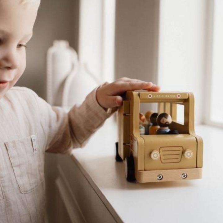 Produktbild Little Dutch Schulbus mit Figuren FSC