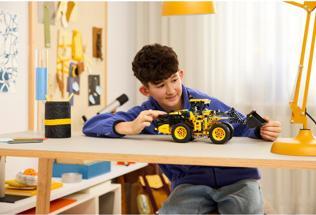 Produktbild LEGO Volvo L120 Electric Radlader (42209, LEGO Technic)